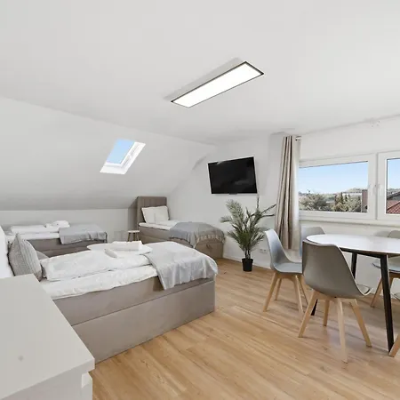 Business&family - Lage, Parkplatz, Wasen, Klima, Netflix, 100qm Appartement