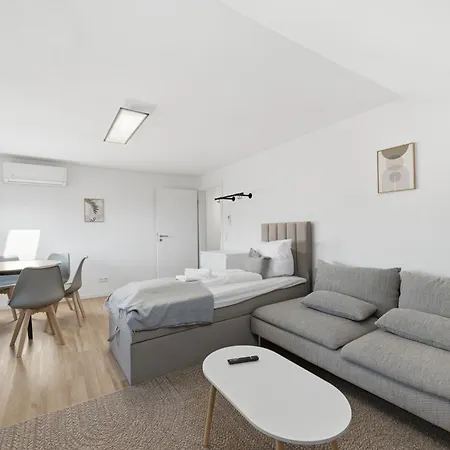 Business&family - Lage, Parkplatz, Wasen, Klima, Netflix, 100qm * Štutgart